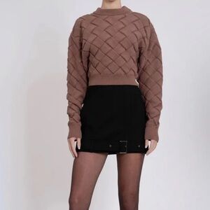 Nonchalant black belted wool skirt